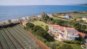 Гостиница Irida Beach Resort Suites  Кипарисия